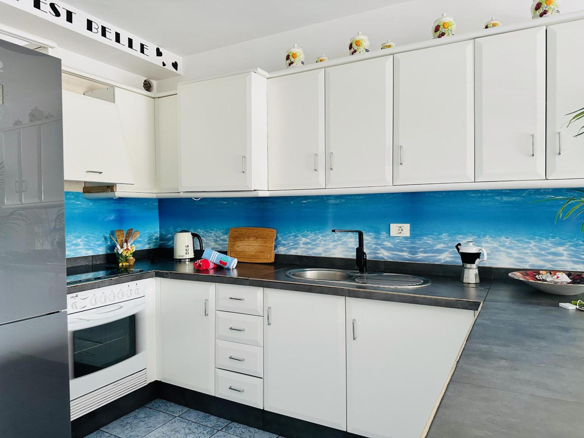 Pambnb - Chic Beachside Apartment Playa San Juan Luaran gambar