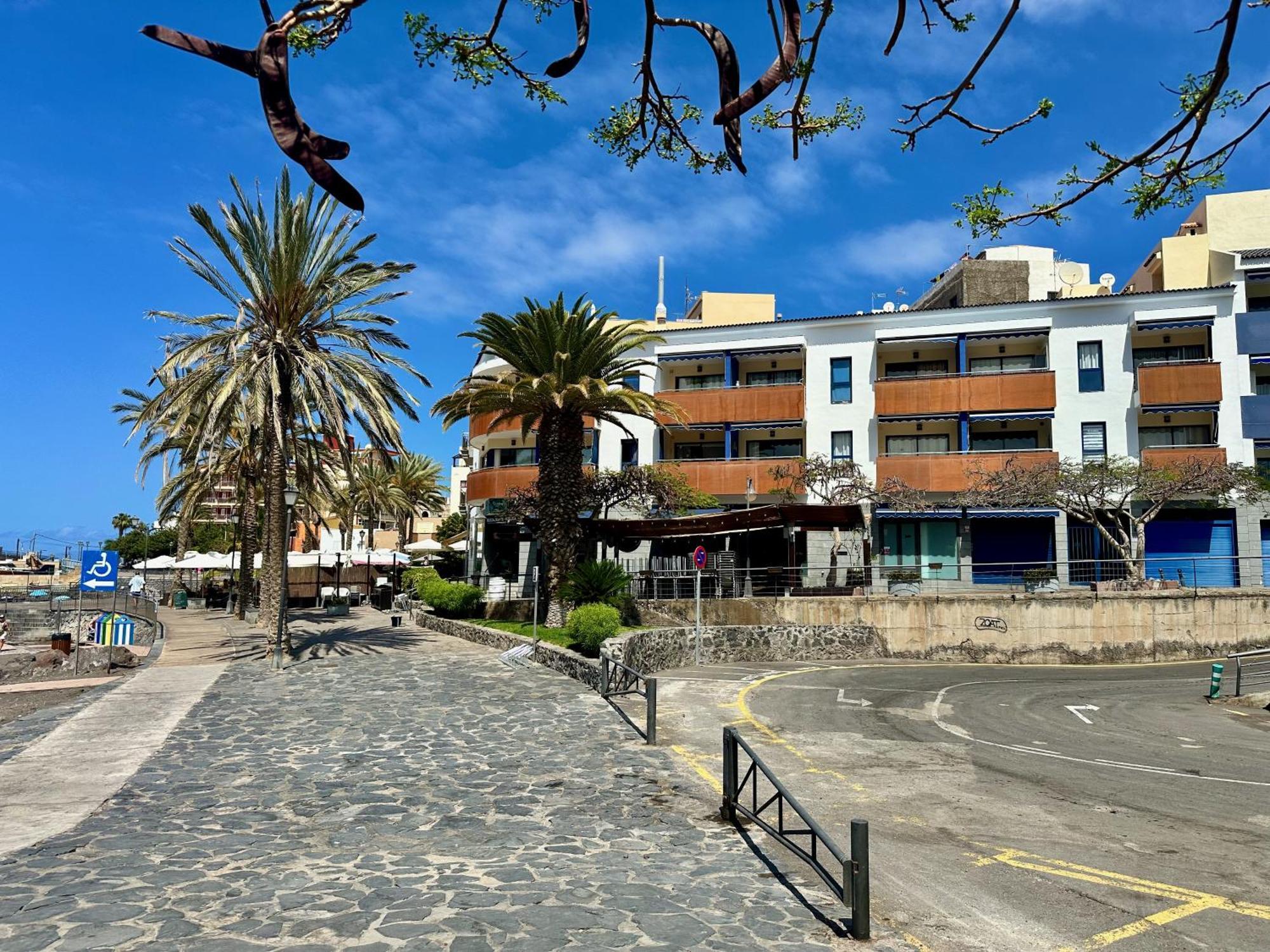 Pambnb - Chic Beachside Apartment Playa San Juan Luaran gambar