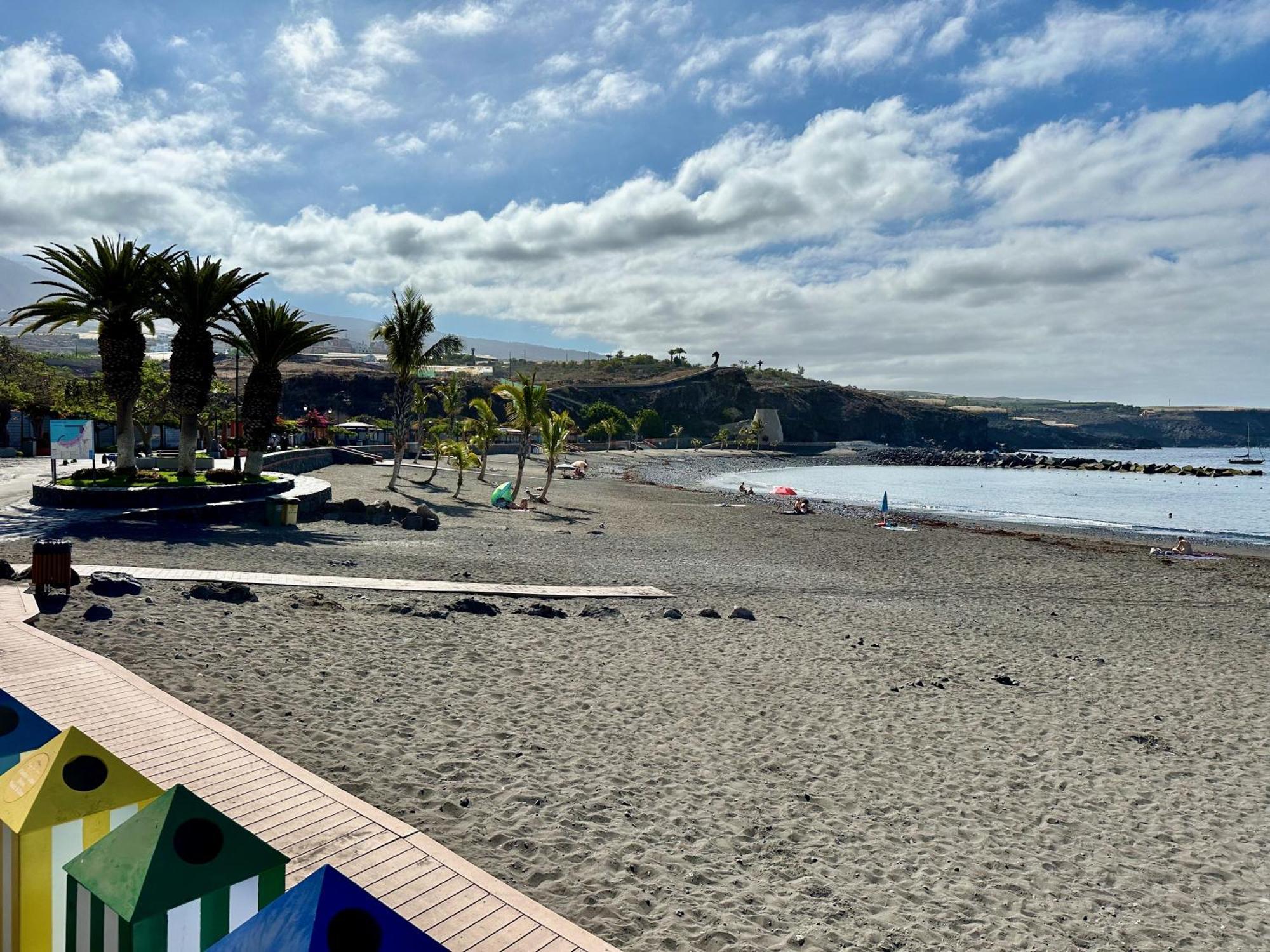 Pambnb - Chic Beachside Apartment Playa San Juan Luaran gambar