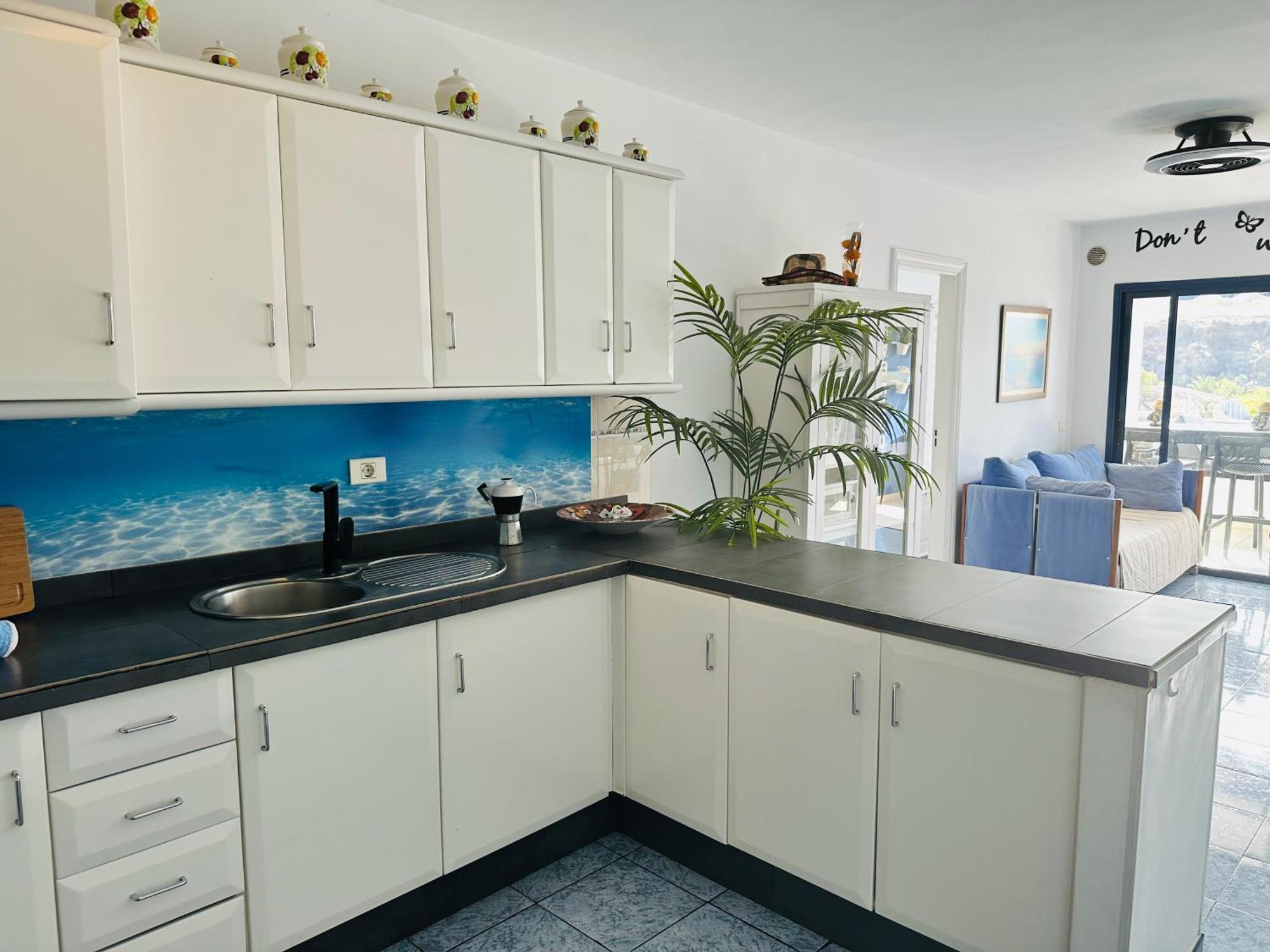 Pambnb - Chic Beachside Apartment Playa San Juan Luaran gambar