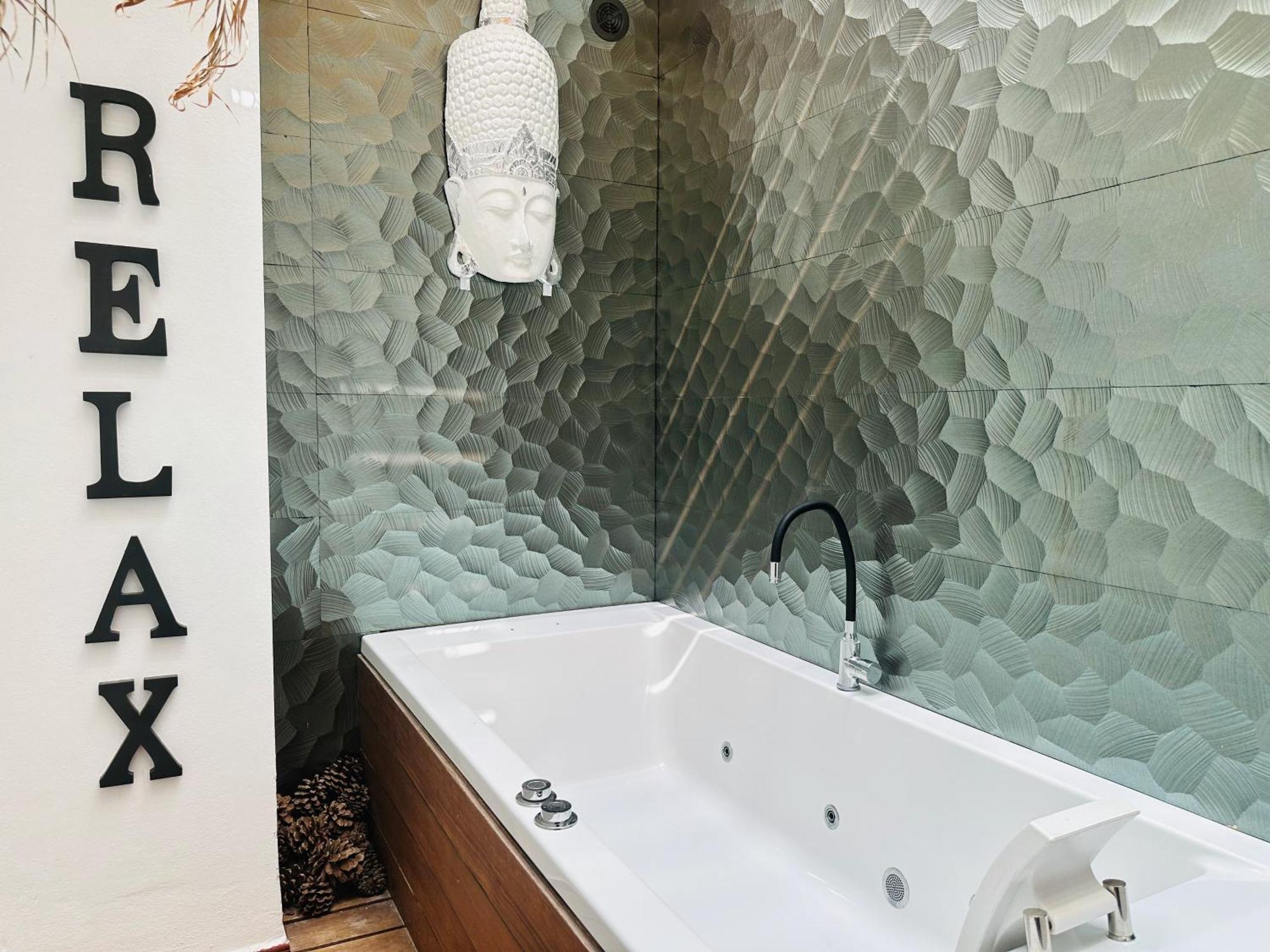 Pambnb - Chic Beachside Apartment Playa San Juan Luaran gambar